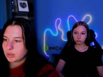 Lili_energy, GOAL: my first goal [1212 tokens remaining] Welcome to my room! #feet #brunette #new #cute #18, webcam photo