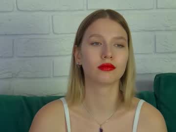Lililinn, 22 years old, Goal: sexy dance!  [111 tokens left] #pvt #shy #young #natural #feet, webcam photo