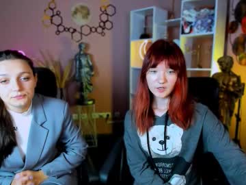 Lilit_devil, 22 years old, GOAL: my first goal [282 tokens remaining] Welcome to my room! #new #shy #teen #18 #nature, webcam photo