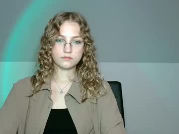 Lily_tayberry, 19 years old, #british #nonude #shy #femdom #18, webcam photo