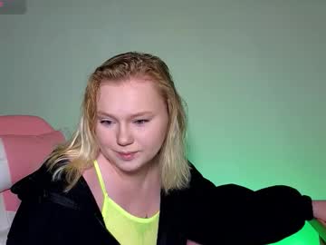 Lime_cat, 25 years old, Goal: ??I will tease you? #cute #new #c2c #feet #tease - Next Goal: ??Dance for you?, webcam photo