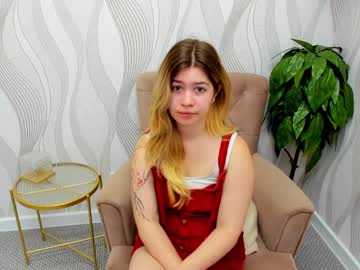 Lisa_wilsonn, 19 years old, GOAL: for a good start! [15 tokens remaining] Hey hey, it's my firstday, please support for me #feet #blonde #bigass #young #teen, webcam photo