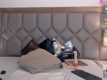 Littlee_ross, 21 years old, Goal: tease my clit while u warm me daddy #anal #smalltits #young #skinny #daddy - Next Goal: doggy style without panty´s, webcam photo