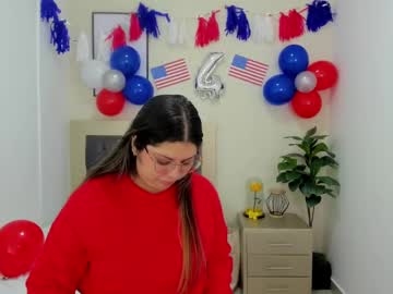 Liz_mannah, 25 years old, Welcome to my room! - Goal: stick a finger in my pussy ? [21 tokens left] #curvy #bigass #new #latina, webcam photo