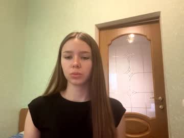 Lizbethbeverley, 18 years old, First time on live <3 >< GOAL - Do 5 jumping jacks  // every new fan club member im turn around ! #18 #new #shy #skinny #teen [38 tokens remaining], webcam photo