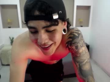 Logan_peach5, 20 years old, Hi guys, I'm new but ready to have fun. ? #feet #bigcock #latino #dominant #young, webcam photo