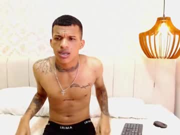 Muscle cam star Logan_smits, 26 yrs