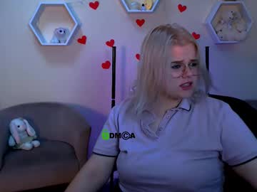 Lora_white_, make me happy #18 #glasses #shy #cute [84 tokens remaining], webcam photo