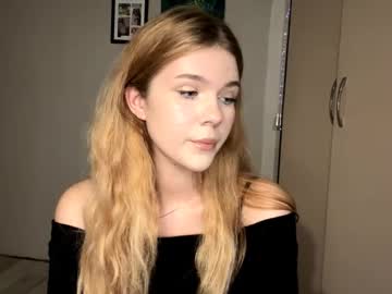 Louettawaaga, 18 years old, Hello im Nicole! Goal  - Turn around ! #new #teen #shy #18 #blonde [0 tokens remaining], webcam photo