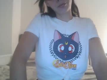 Lovelee_beats • cum • @ • public