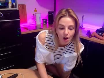 Catch me live as Lovesdogs34, age 18 yrs in premium male cam shows