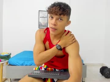 Muscle cam star Lucas_luxx1, 24 yrs