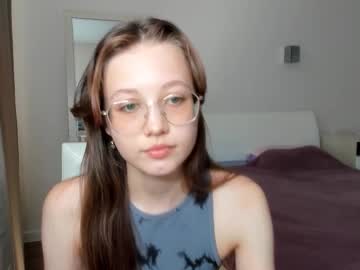Lucy_u, 19 years old, Goal: ??let's have some fun #wet #tease #horny #shy #new, webcam photo