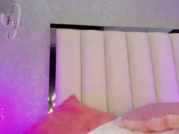 Squirting cam girl Lucyvega4 live now