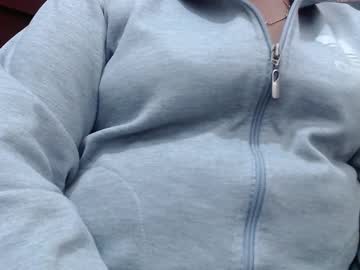 Squirting cam girl Lulu_xxx_pervert age 25 yrs live now