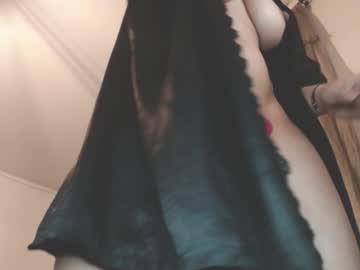 Squirting cam girl Luna_milf69 live now