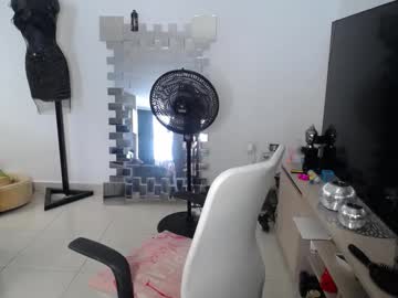 Lunagardners • femdom • Departamento de Santander, Colombia • public