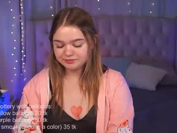 Lunahawkins, 18 years old, Let's have some fun!!! #curvy #18 #nonude #daddysgirl #bigboobs -- Current Goal: Handbra 3 min at 444 tokens -- Next Goal: Oil on naked boobs!!, webcam photo
