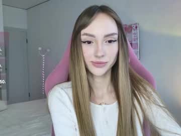 Lunainnk, 18 years old, thx to the best tippers, u are making it more interesting, lets move to next one heh heyyy, Im Luna, thts my 1st day here, pm is open, lets find out why u are here))) #skinny #18 #new #teen #anal, webcam photo