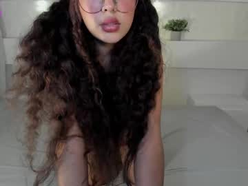Lunarose15, 18 years old, GOAL: Take the milk of my tits [30 tokens remaining] Today I want you to use my ass and destroy it! #latina #bigboobs #18 #teen #cute, webcam photo