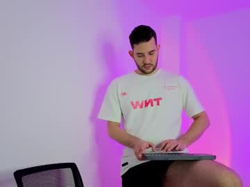 Maatt_de_luca big cock cam stud 23 yrs streaming live