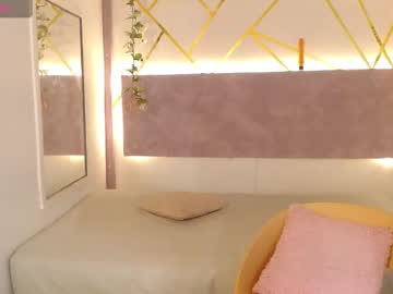 Maddymoon1 big cock cam stud 18 yrs streaming live
