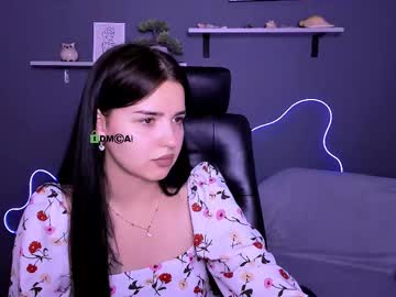 Maggie_storm, GOAL: stand up and spin around [208 tokens remaining] Welcome to my room! #SPH #brunette #boobs #cute #new, webcam photo
