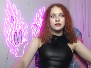 Feet Cams Live model Maggiebrovn, age 23 streaming Foot Fetish VR