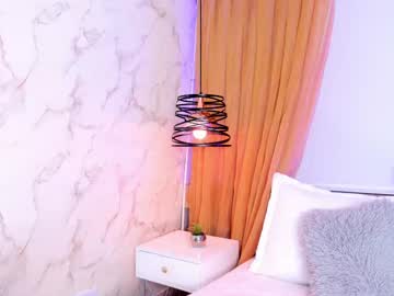 Squirting cam girl Magic_rouse age 22 yrs live now
