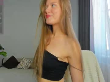 Manita_misti, 18 years old, GOAL: fondle nipples [127 tokens remaining] hi, welcome to Mars<3 #smalltits #teen #new #skinny #natural, webcam photo