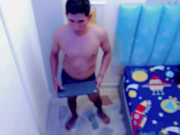 Mapachee_s big cock cam stud streaming live