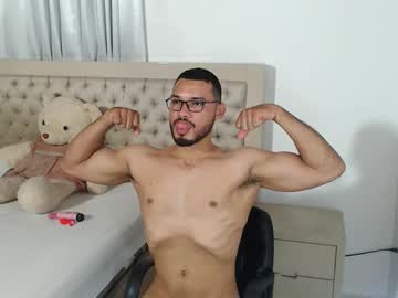 Muscle cam star Marcusblade__, 24 yrs