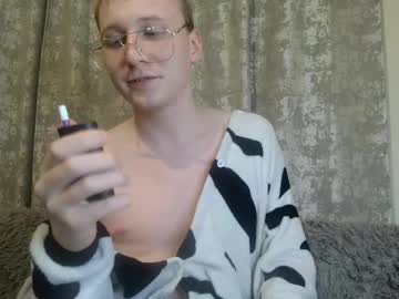 Marcuscg, 18 years old, " Goal: teasing my ass ~ Hello!!!! MarcusCG it's meee #new #bigcock #teen #18 #young [10 tokens remaining], webcam photo