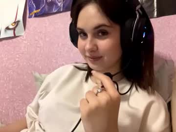 Margueriteheishman, 18 years old, Goal: Air kiss for you<3 #shy #new #18 #teen #cute [8 tokens remaining], webcam photo