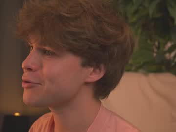 Live twink cam Masturbeasst, age 18 yrs nude and streaming