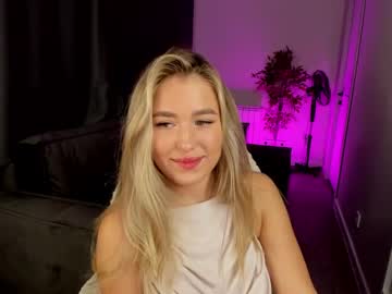 Mavis_willis, 20 years old, play fingers in my pussy [155 tokens left] ??Happy and wet?? . #squirt #bigboobs #new #blonde #curvy, webcam photo