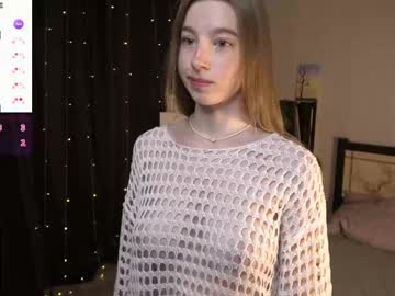 Maydaedgin, 19 years old, GOAL: hair play [13 tokens remaining] Will you play with me? Im very horny <3  #18 #skinny #feet #bigboobs #teen, webcam photo