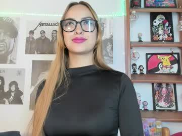 Squirting cam girl Meeowlody age 27 yrs live now
