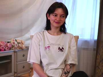Melvinolthoff, 18 years old, 1st day! / Goal: raise my shirt, so you can see my back?  :p / Hi! My name is Maria, #18 y.o. i'm #new here. #smalltits , #shy and #teen girl [146 tokens remaining], webcam photo