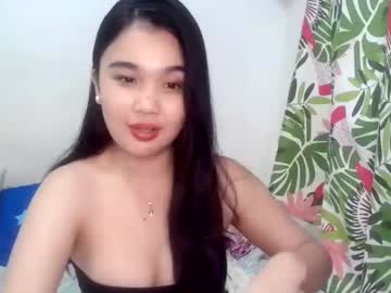 Skinny Asian cam girl Miacumxx19 live in HD
