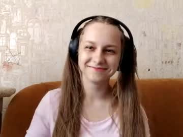 Michelinasquarciafico, 18 years old, Goal -  Biggest smile ever ! My first day here! #shy #new #18 #young #natural [15 tokens remaining], webcam photo