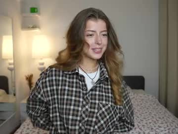 Midnight_miracle, 18 years old, Goal: eye contact First journey on new place goal:  #new #18 #shy #teen #skinny [19 tokens remaining], webcam photo