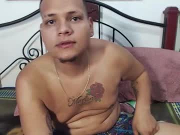 Mike_blaze_ big cock cam stud 25 yrs streaming live