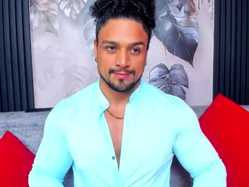 Muscle cam star Mike_estevess, 29 yrs