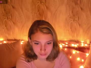 Milinafox, 21 years old, GOAL: ??for a good mood ? [1111 tokens remaining] Welcome to my room! #feet #blonde #cute #lovense #young, webcam photo