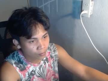 Skinny Asian cam girl Milkerdiversex live in HD