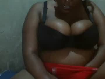 Squirting cam girl Milkyboobs2567 live now