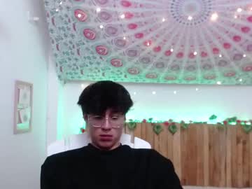 Skinny Asian cam girl Milo_bennett | 18 yrs live in HD