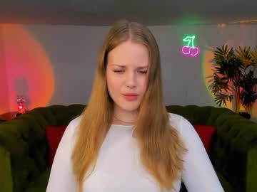 Mimicass, 20 years old, ? make me smile? [150 tokens left] #young #shy #natural #lush #bigbreasts #blonde, webcam photo