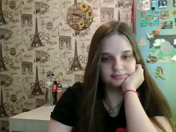 Squirting cam girl Miss_milana_kiss age 19 yrs live now